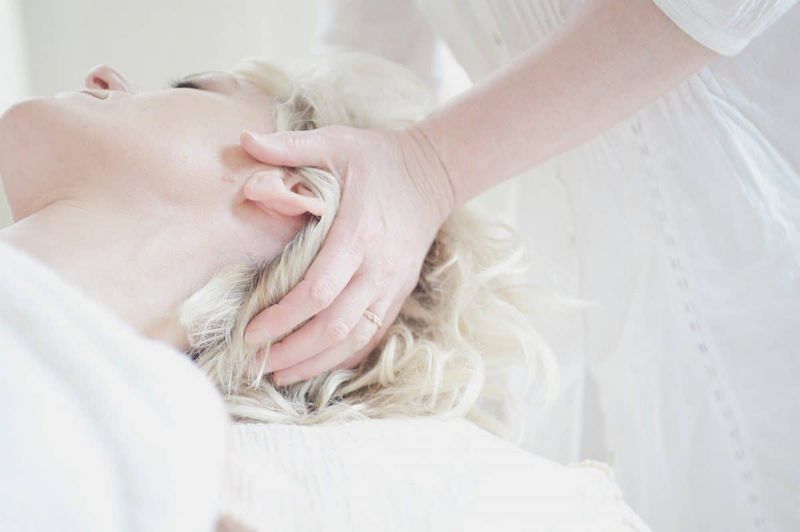 8 Scalp Massage Therapy Advantages for Hair and Mind 8 Scalp Massage Therapy Advantages for Hair and Mind