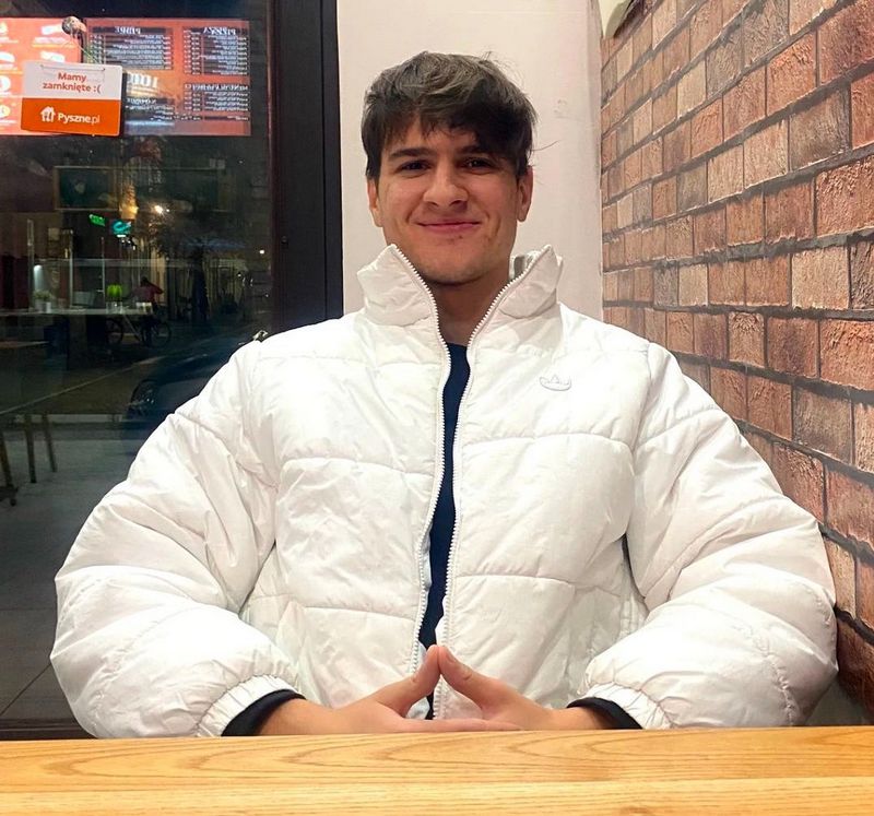 Natan Zgorzyk - streamer and influencer on Twitch, what tools does he have?